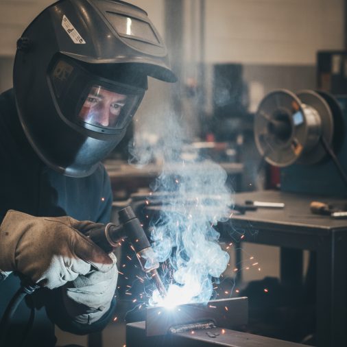 Can’t See When MIG Welding: Causes, Fixes, and What You’re Doing Wrong